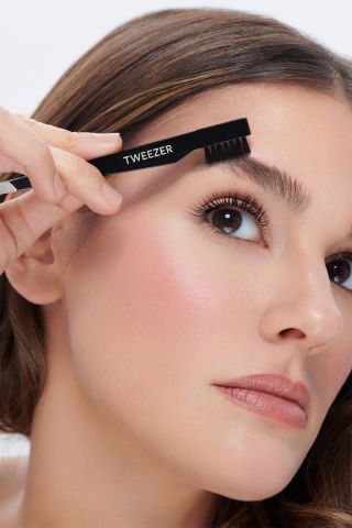 Pastel Single Tweezer With Brush 09 Eğik Uçlu Cımbız + Kaş Tarağı